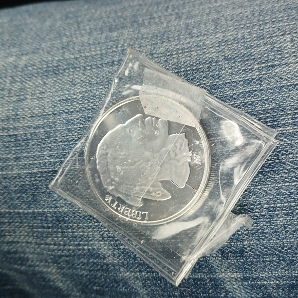 1 Troy ounce silver Bullion Round!! Not For Sale - Picture 2 of 3